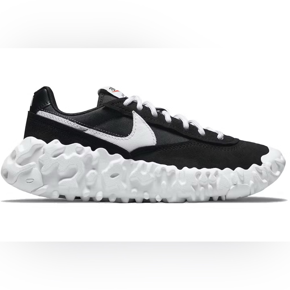 Nike Overbreak SP Black and White Sneakers with Textured Sole